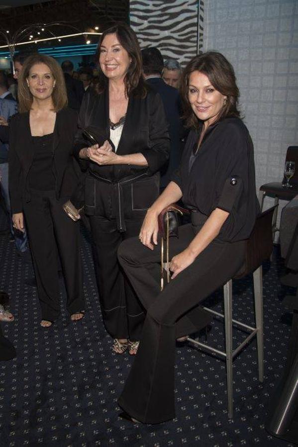 Numerosos rostros conocidos en la inauguración del casino de Illescas