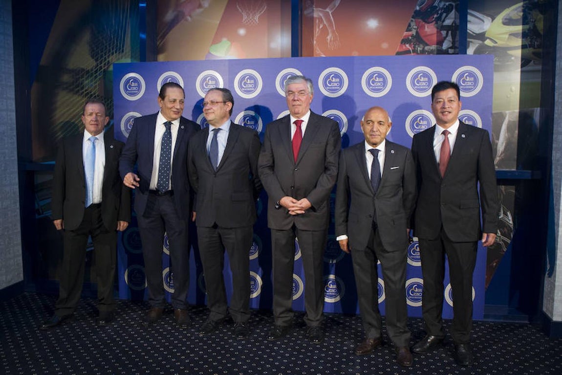 Numerosos rostros conocidos en la inauguración del casino de Illescas