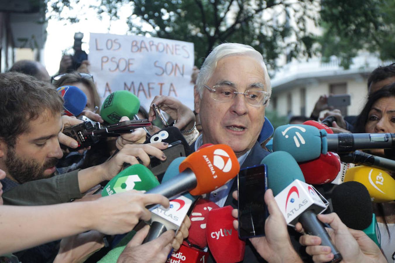 Tensión en la entrada de los barones a Ferraz