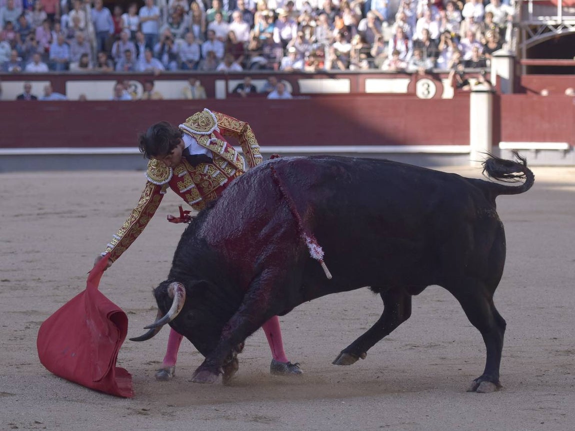 Las épicas faenas de Curro Díaz y José Garrido en la Feria de Otoño, foto a foto