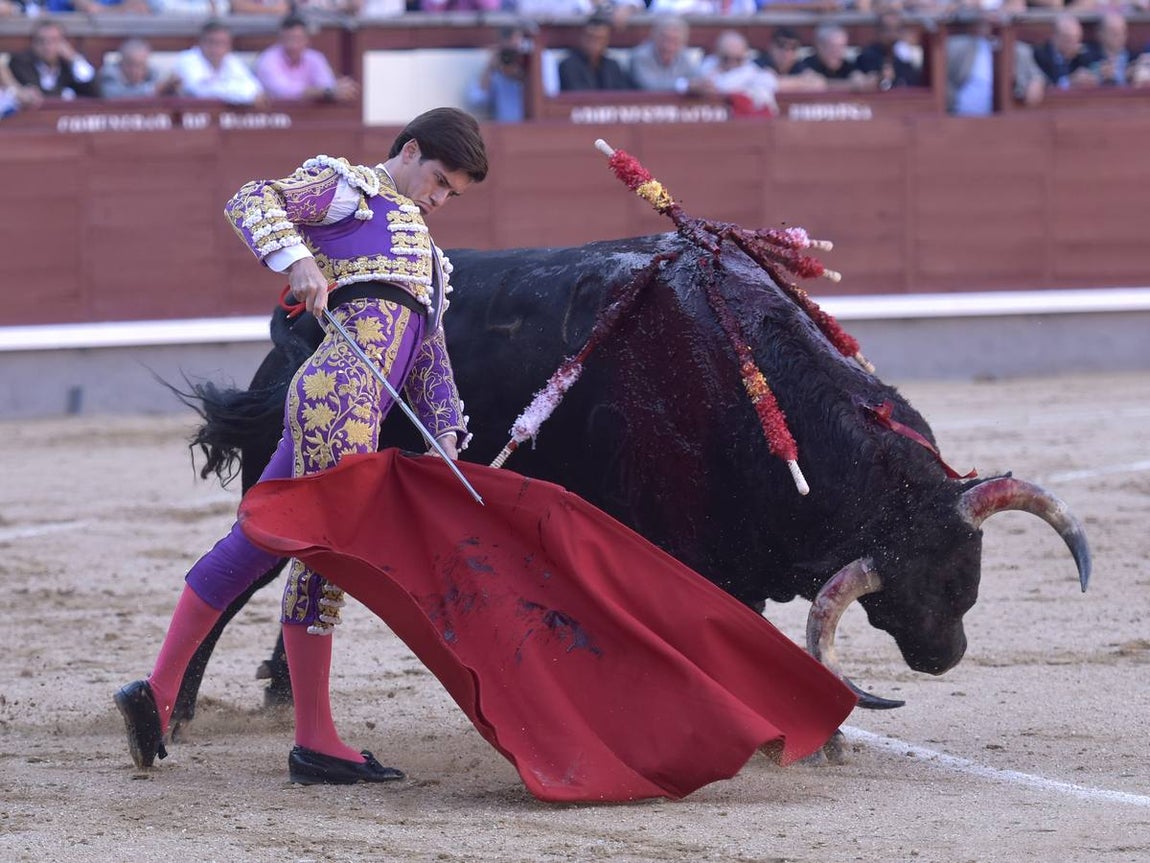 Las épicas faenas de Curro Díaz y José Garrido en la Feria de Otoño, foto a foto