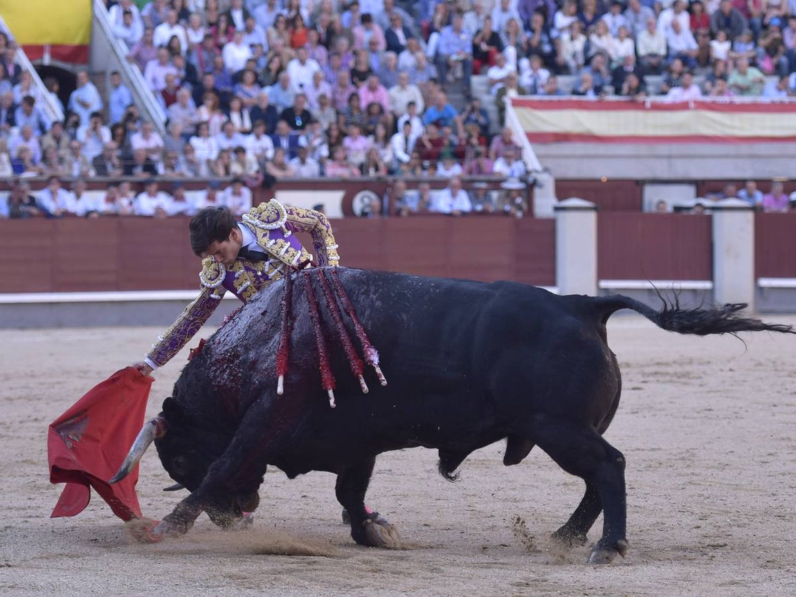 Las épicas faenas de Curro Díaz y José Garrido en la Feria de Otoño, foto a foto
