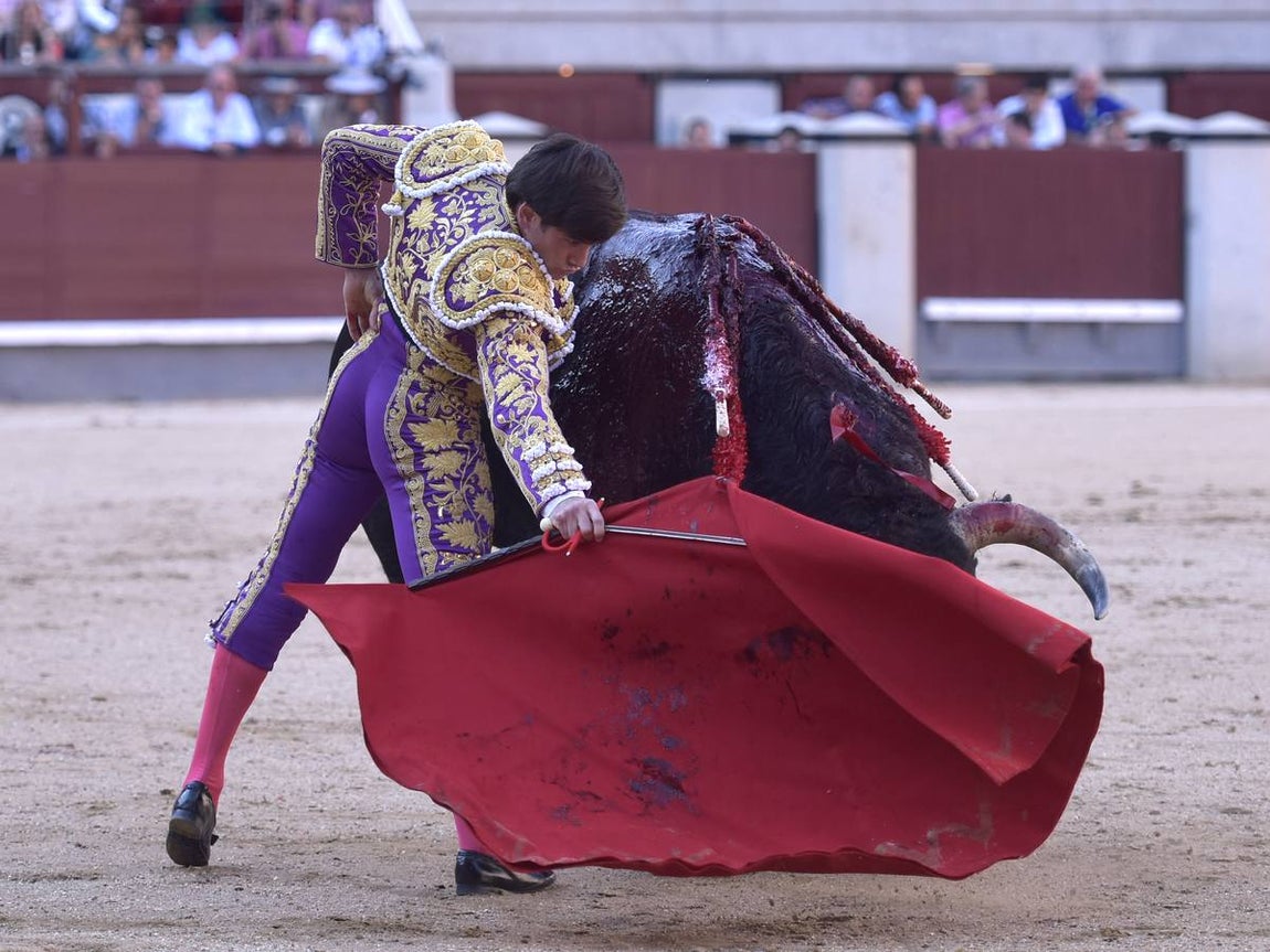Las épicas faenas de Curro Díaz y José Garrido en la Feria de Otoño, foto a foto