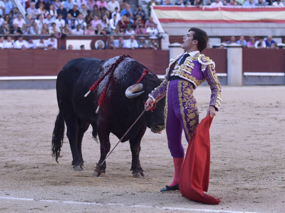 Las épicas faenas de Curro Díaz y José Garrido en la Feria de Otoño, foto a foto