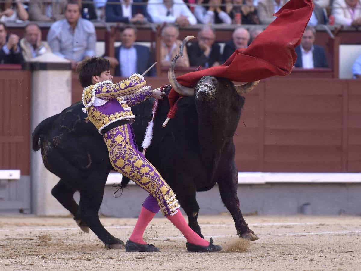 Secuencia de los espeluznantes percances de José Garrido en Las Ventas