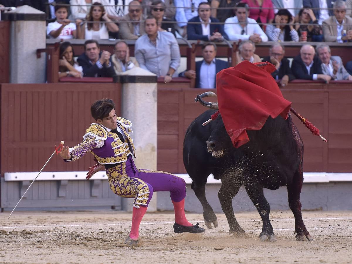 Secuencia de los espeluznantes percances de José Garrido en Las Ventas