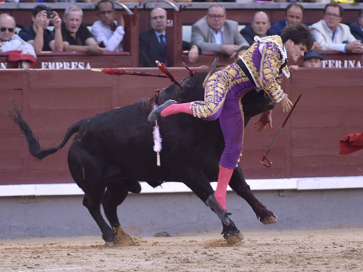 Secuencia de los espeluznantes percances de José Garrido en Las Ventas