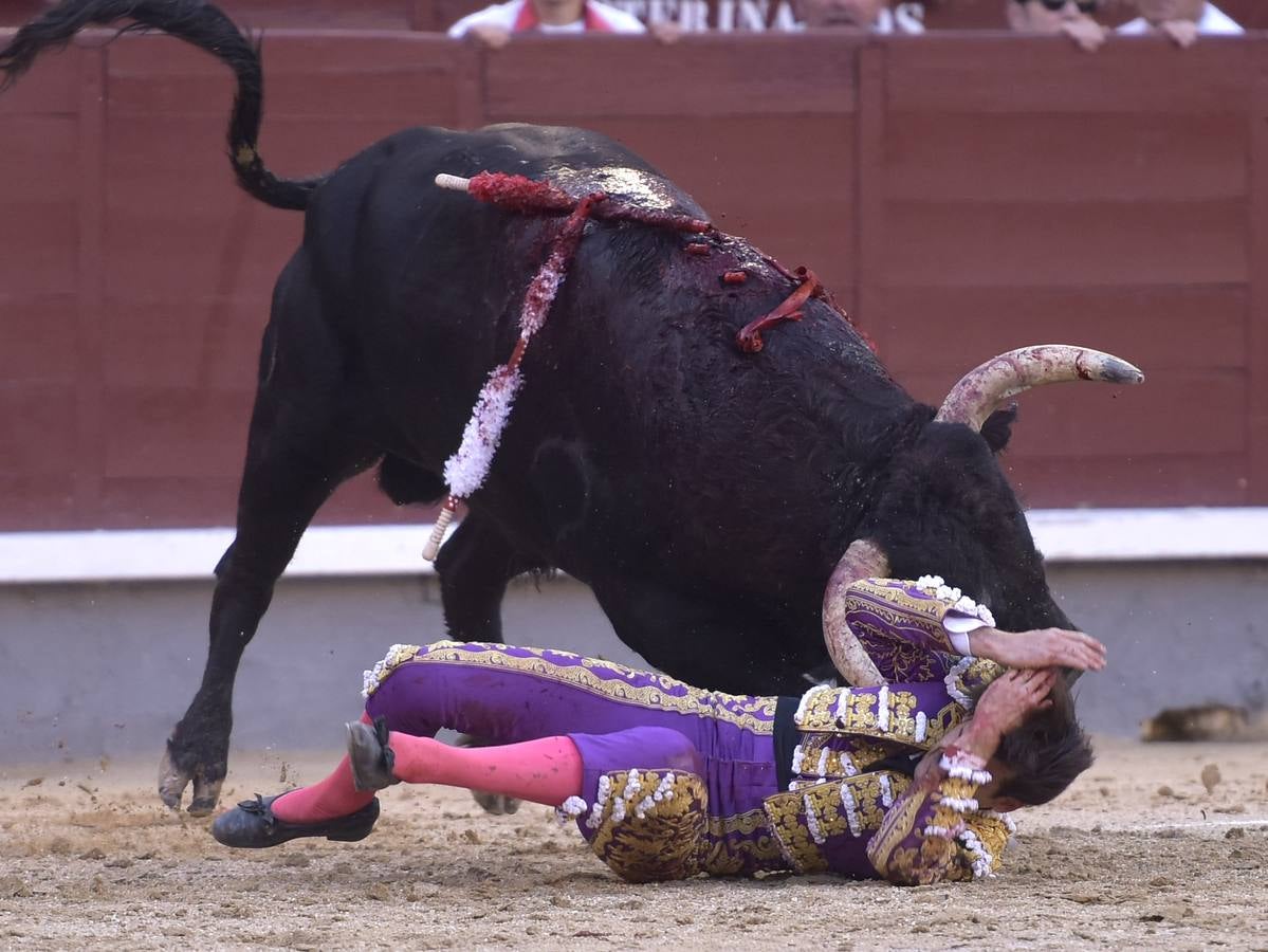 Secuencia de los espeluznantes percances de José Garrido en Las Ventas