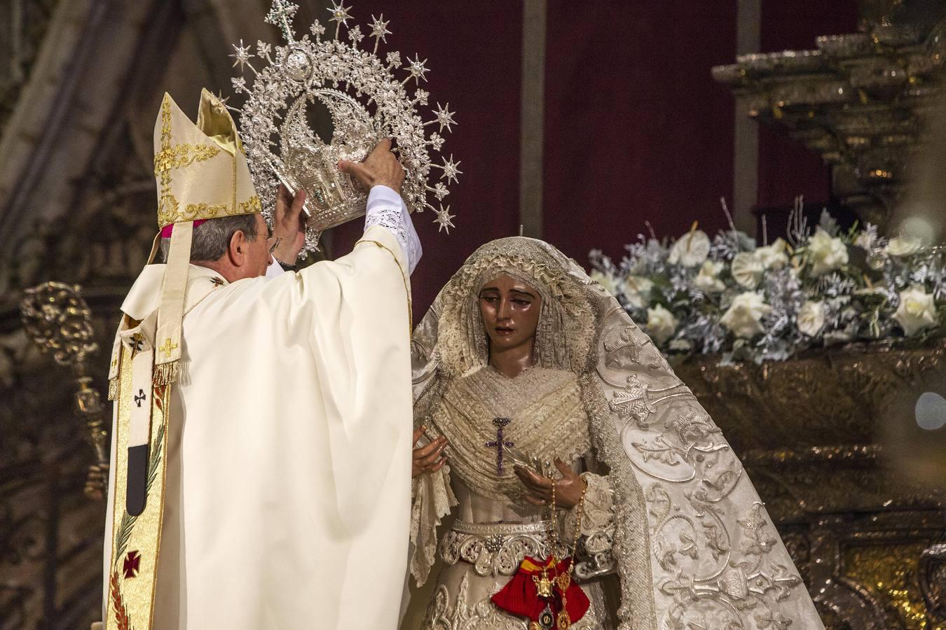 Emotivo Pontifical para la coronación en la Catedral