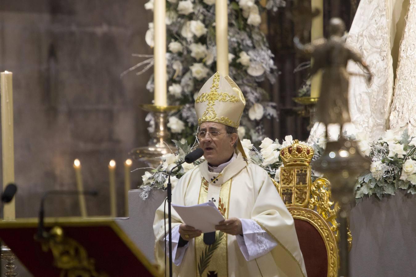 Emotivo Pontifical para la coronación en la Catedral