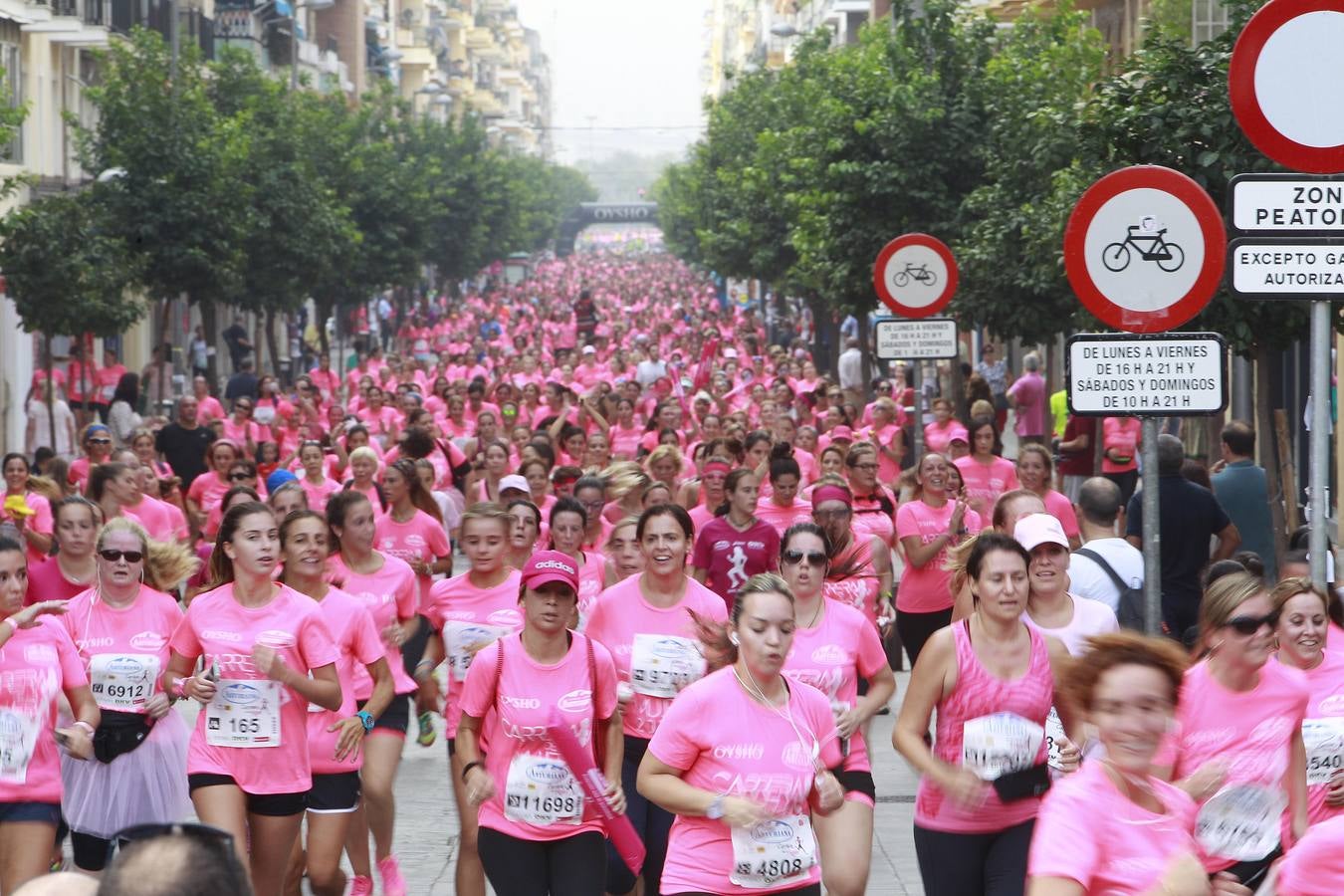 Doce mil corredoras baten récord de participación en la prueba sevillana