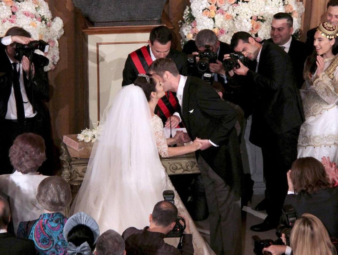 Los Príncipes Leka y Elia de Albania se dan el «sí, quiero». 