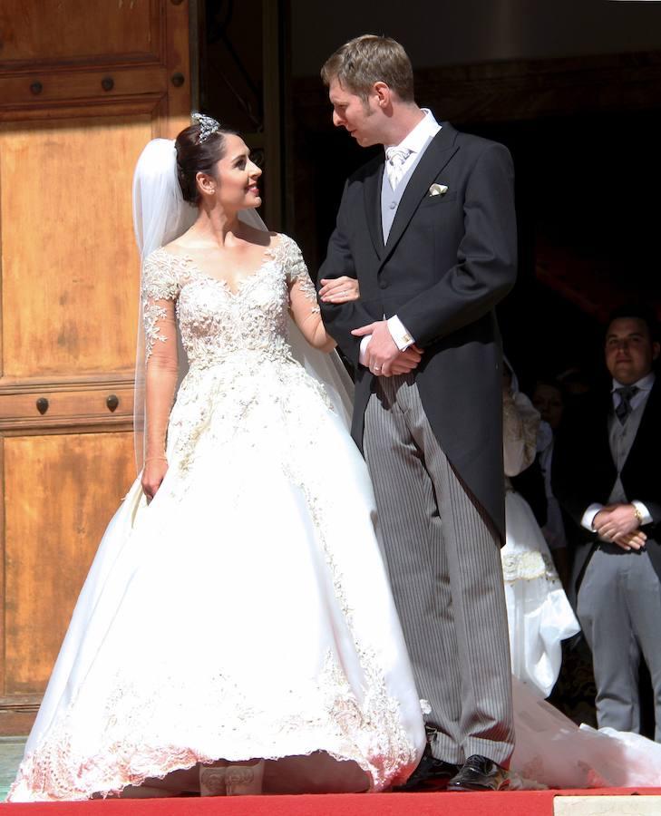 Los Príncipes Leka y Elia de Albania se dan el «sí, quiero». 