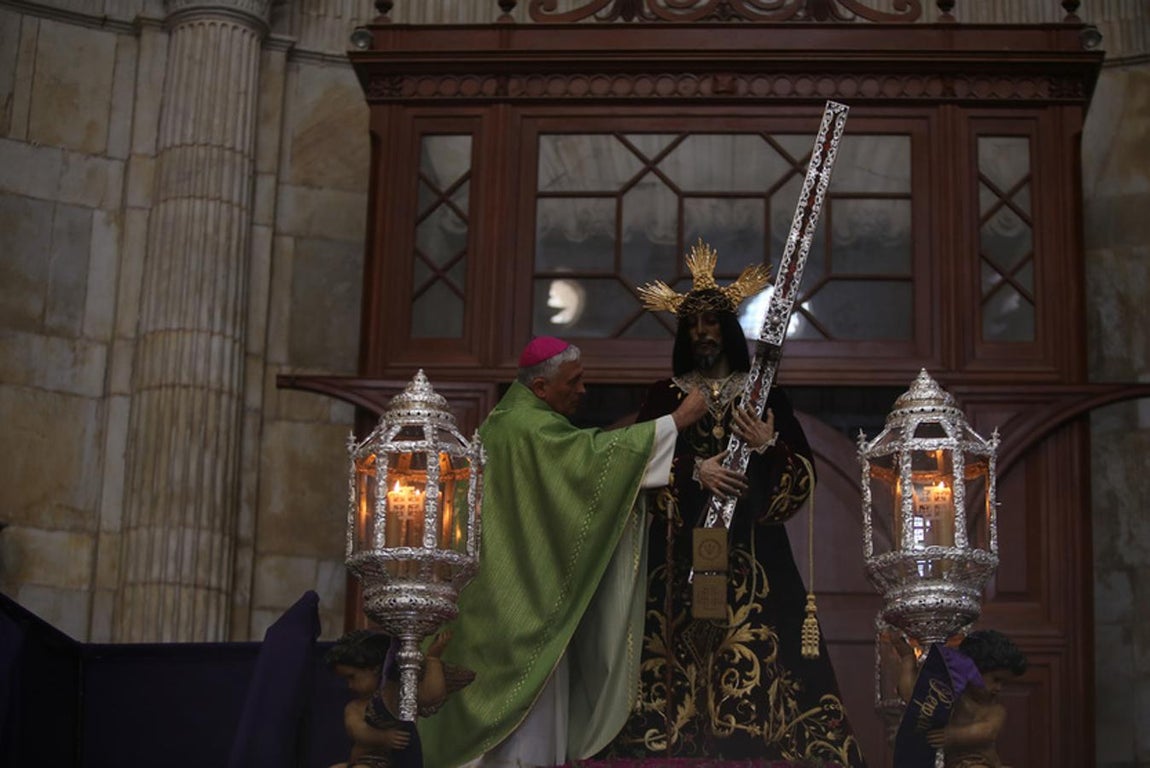 Solemne Función Pontifical en la Catedral