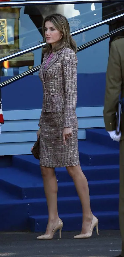 En 2011 la Reina estrenó este traje de chaqueta que sigue utilizando. Lo combinó con unos salones color nude.