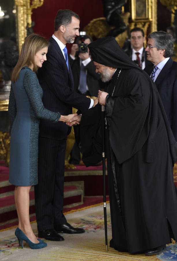 Doña Letizia en la recepción de la Familia Real durante el Día de la Hispanidad de 2014. 