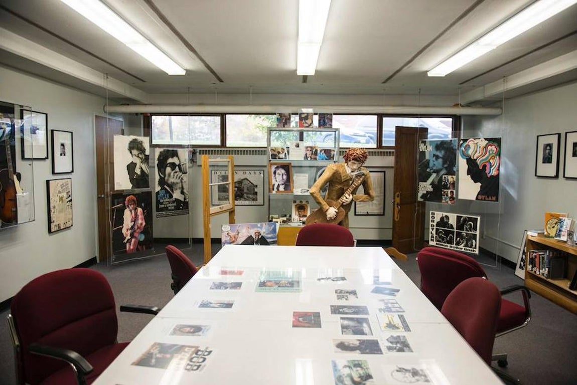 Otro rincón de la muestra en la librería pública de Hibbing, Minnesota. 
