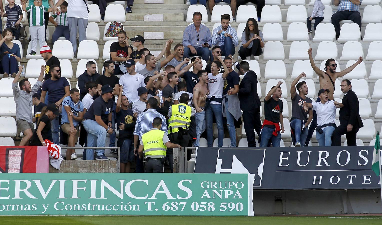 Las imágenes de la grada en el Córdoba CF-Sevilla Atlético