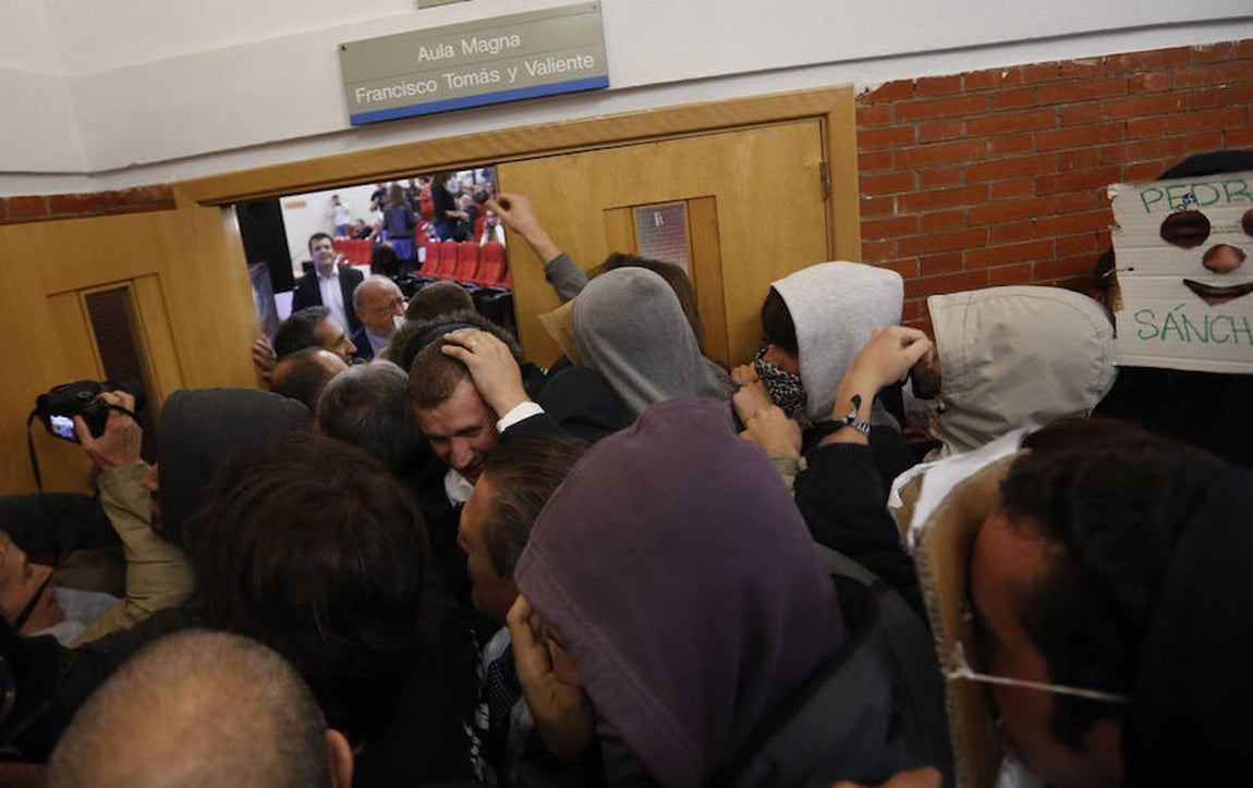 3. El catedrático de Derecho Constitucional de la Autónoma Antonio Rovira, aseguró que la universidad tenía conocimiento de la protesta pero pensaban que sería pacífica