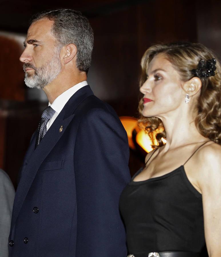 Don Felipe y Doña Leticia, en el XXV Concierto de los Premios Princesa de Asturias.. 