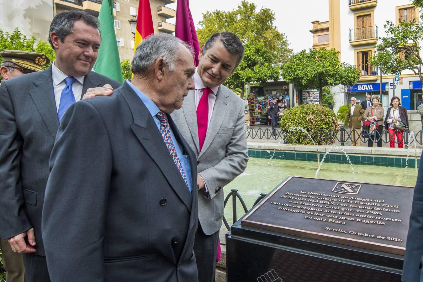 Inauguración del monolito en honor a la Guardia Civil en la Concordia