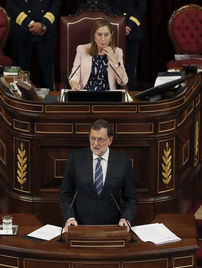 El presidente del Gobierno en funciones y líder del PP, Mariano Rajoy, ante la presidenta del Congreso, Ana Pastor.. 