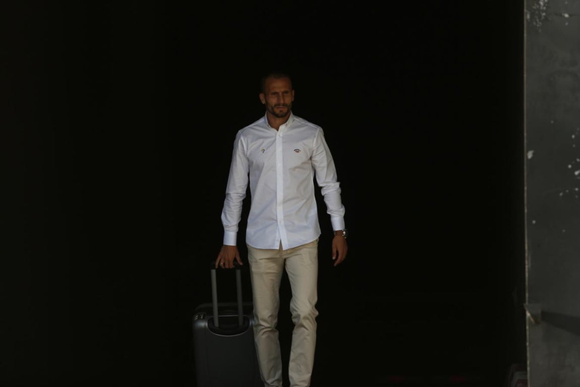 FOTOS: Salida del Cádiz CF hacia Galicia