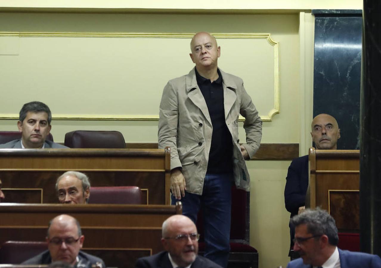 El socialista Odón Elorza también ha votado «no» cuando los miembros de la Mesa han mencionado su nombre. 