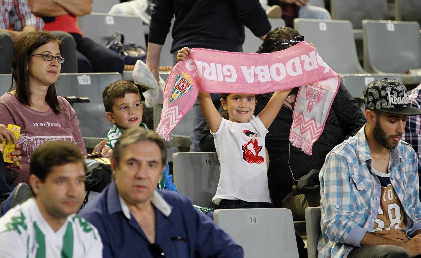 El ambiente en las gradas del Nuevo Arcángel en el Córdoba-Valladolid