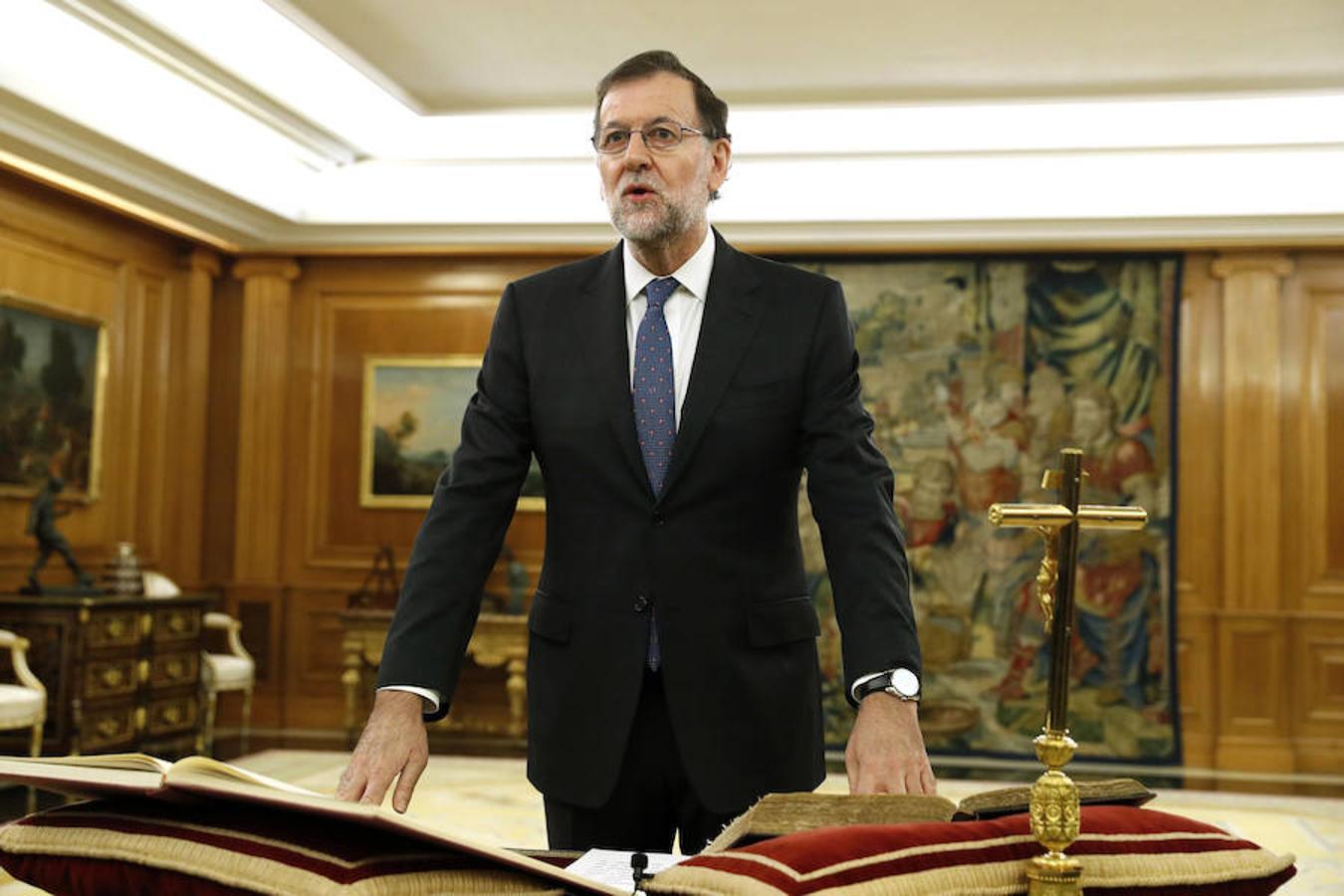 Rajoy, el primer presidente que jura ante Don Felipe