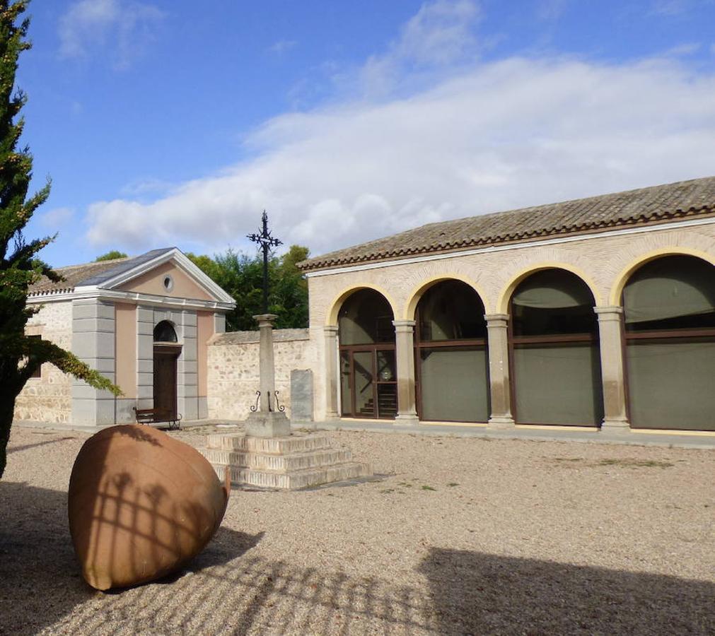 Cementerio de la Misericordia, adecuado como Centro Cultural San Ildefonso en 1994. Foto Rafael del Cerro. 