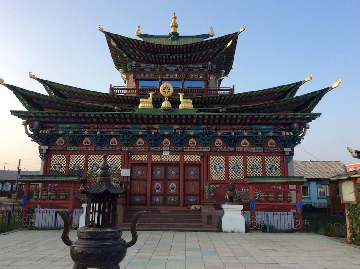 El budismo es una de las religiones que se profesan en Rusia. En la imagen un templo de la ciudad de Ivolguinsk. 