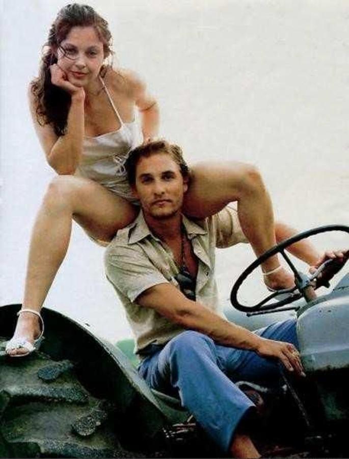 El actor y Ashley Judd tuvieron un corto romance en 1996. 