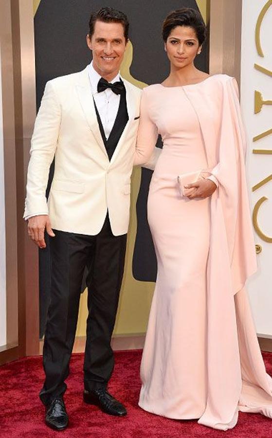 Pero la definitiva ha sido, Camilla Alves. Modelo brasileña y madre de los tres hijos del actor. Antes de que Matthew se decidiera a dar el sí quiero, tuvieron que pasar dos años y dos hijos en común. 