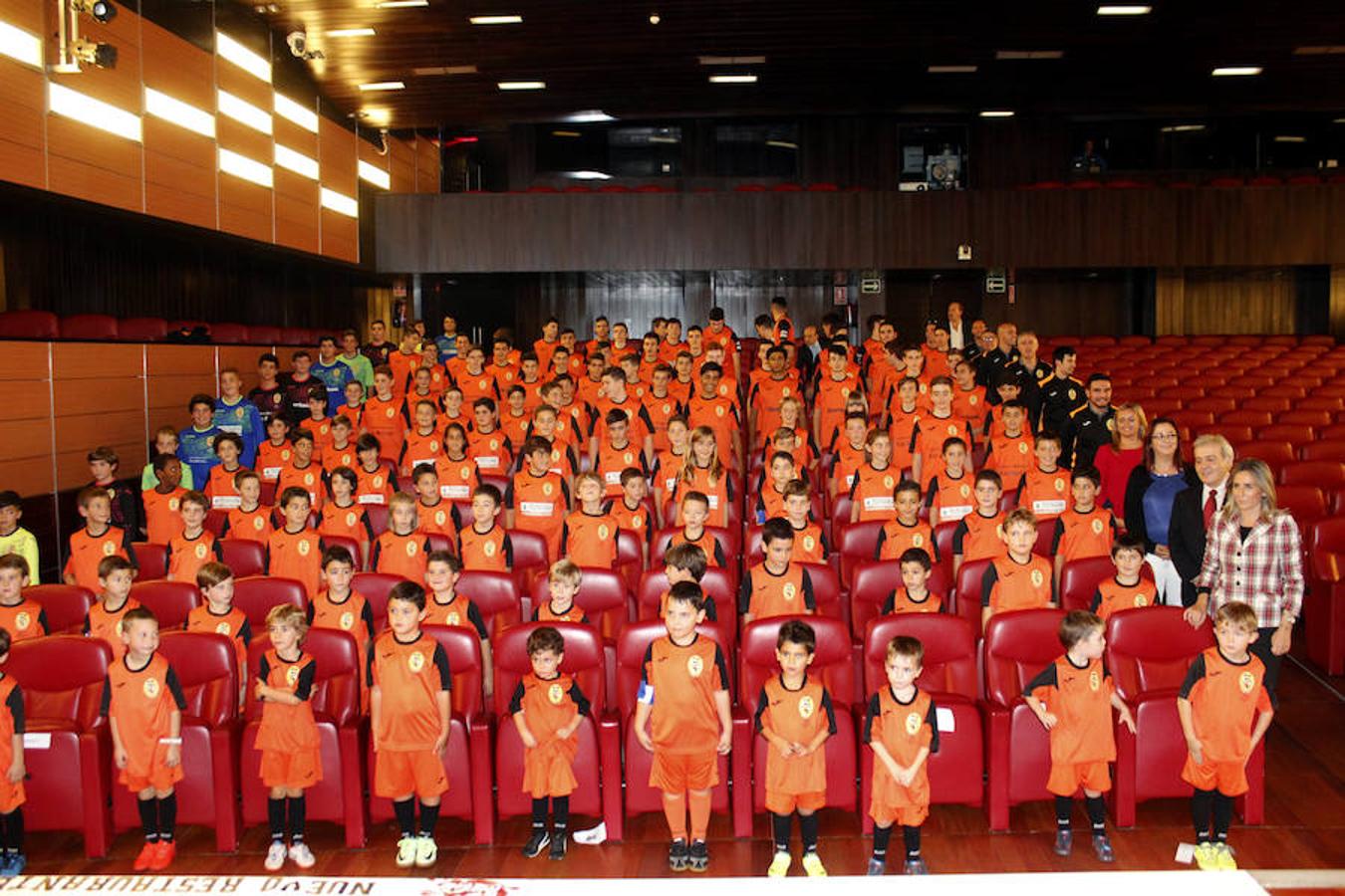 En imágenes: El Ciudad de Toledo Fútbol Sala presenta a sus 140 jugadores