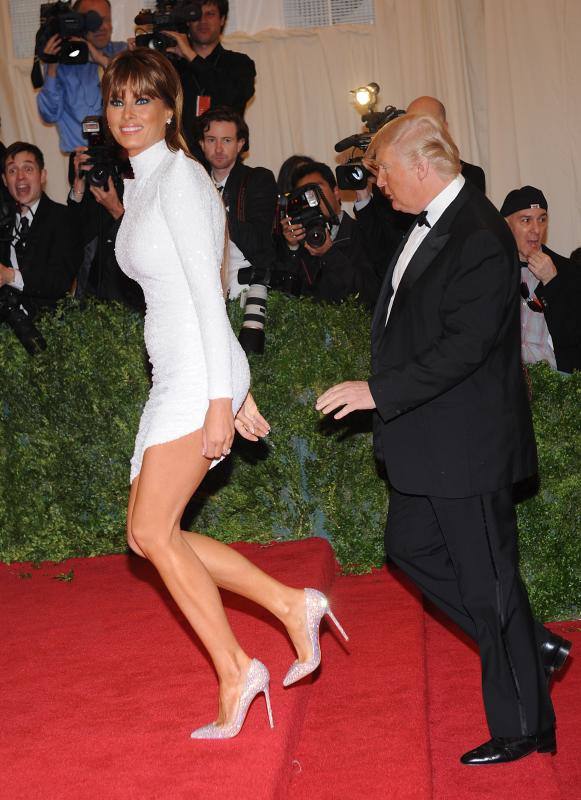 Melania se convirtió en ciudadana norteamericana en 2006 y sería la segunda primera dama extranjera en la historia desde Louisa Adams, esposa de John Adams, quien nació en Inglaterra. Además, Melania sería la primera dama en haberse criado bajo un régimen comunista. 