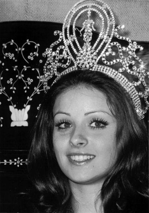 Amparo Muñoz. Renunció al título a los seis meses y se dedicó a trabajar como actriz