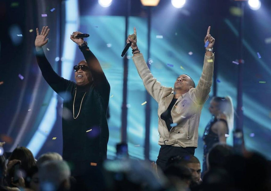 La noche fue una fiesta donde los artistas más reconocidos no dejaron de hacer bailar a los asistentes. 