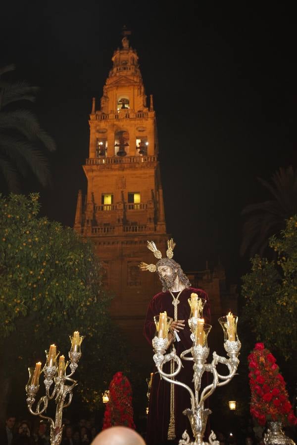 Estampas del Vía Crucis del Señor del Silencio a la Catedral de Córdoba