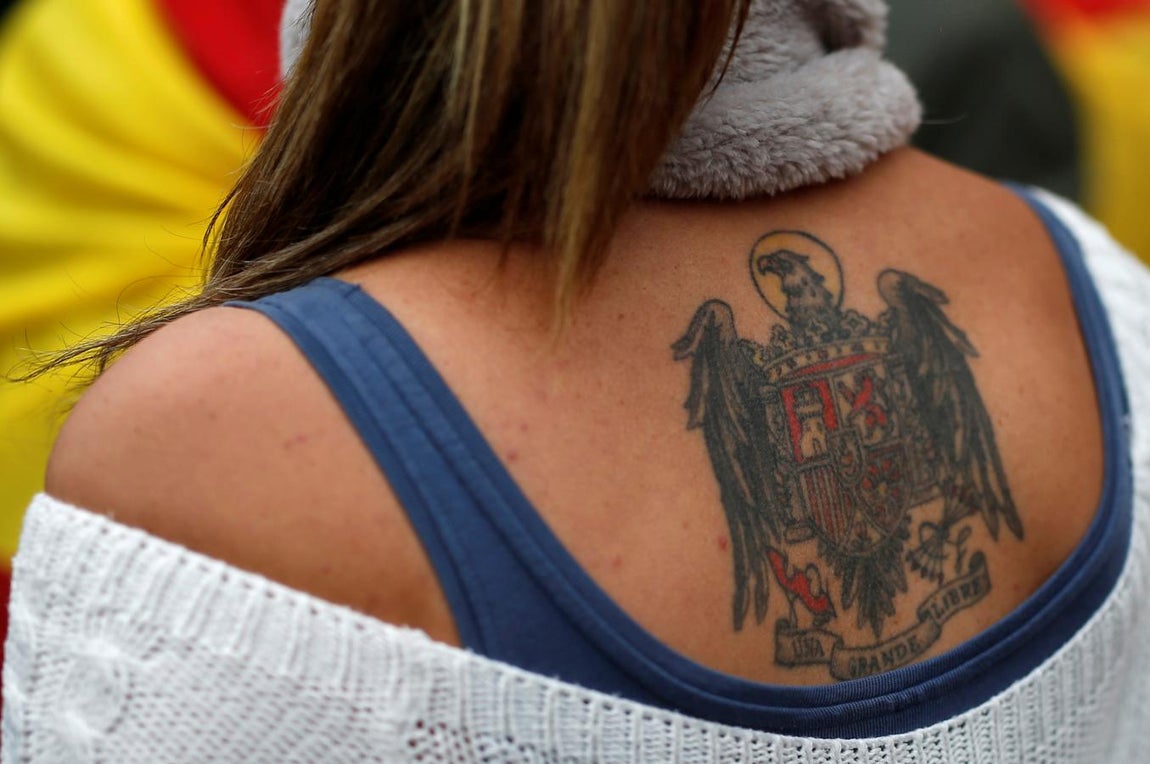 «Ni el tiempo ni el sistema lograrán acallar nuestra voz. Viva la unidad de España», ha señalado uno de los intervinientes del acto. 