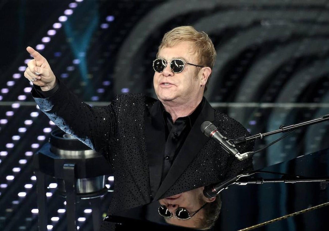 Elton John, Bulimia. El músico confesó que años atrás, como consecuencia del abuso de drogas, sufrió bulimia