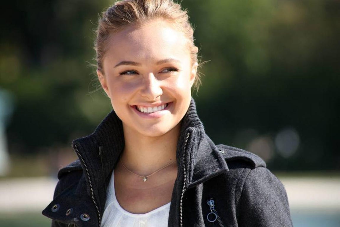 Hayden Panettiere, Depresión Postparto. La actriz anunció a través de sus redes sociales la decisión de ingresar en una clínica para lidiar con la depresión posparto que sufrió tras el nacimiento de su hija en diciembre de 2014