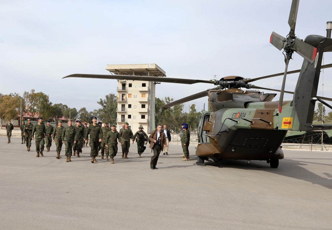 Maniobras antiterroristas con los nuevos helicópteros «Caimán». 
