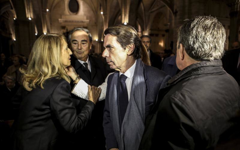 José María Aznar ha acudido a la misa funeral por la exalcaldesa de Valencia Rita Barberá, oficiada por el cardenal arzobispo Antonio Cañizares, hoy en la catedral de Valencia