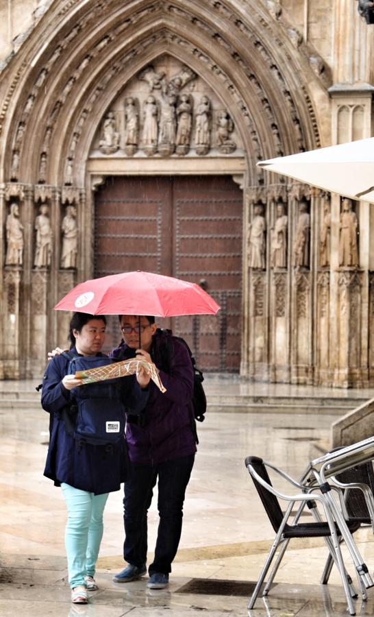Las lluvias mantienen en alerta amarilla a Valencia. 