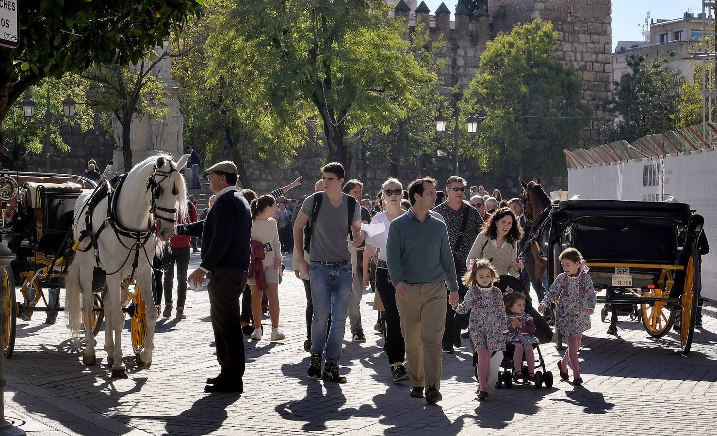 El buen tiempo atrae a los visitantes a Sevilla por el puente de la Inmaculada