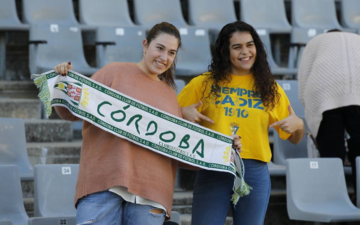 El ambientazo del Córdoba-Cádiz en El Arcángel, en imágenes