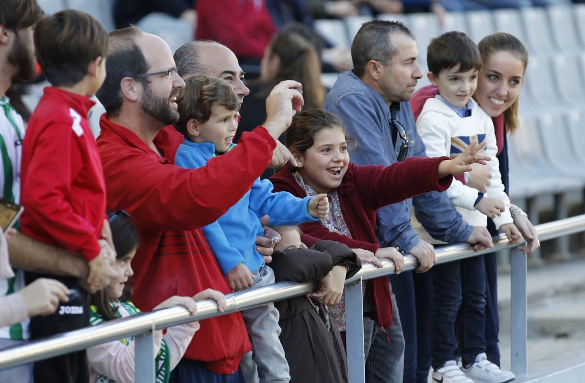 El ambientazo del Córdoba-Cádiz en El Arcángel, en imágenes