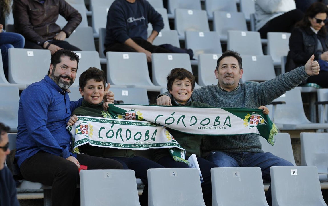 El ambientazo del Córdoba-Cádiz en El Arcángel, en imágenes