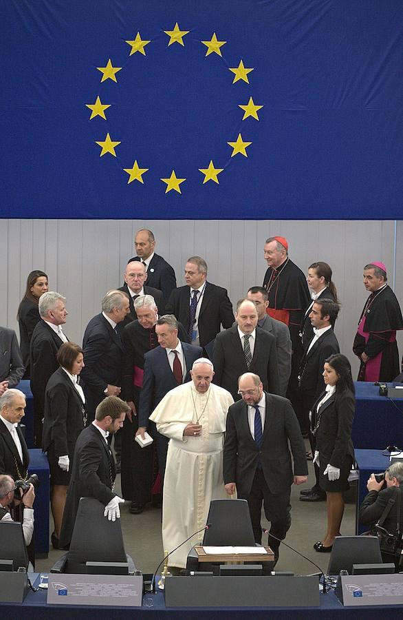 En imágenes: El Papa Francisco cumple 80 años. Los pocos más de tres años de Pontificado del Papa Francisco, ya son ricos en imágenes y su discurso en el Parlamento Europeo el pasado 25 de noviembre de 2014 pertenece a este álbum por derecho propio. Todo sucedió durante una corta visita a las instituciones europeas, azotadas por una dura crisis económica y de legitimidad, que todavía persiste.